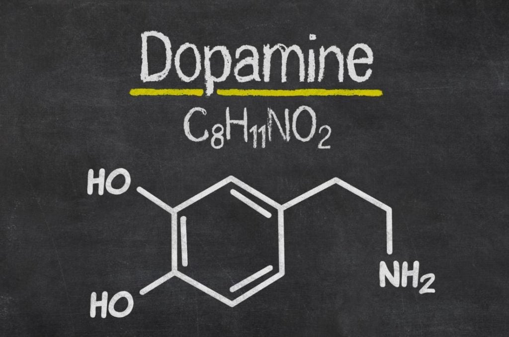 O que causa a diminuição de dopamina?
